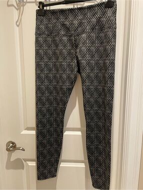 Lysse Black & Gray Geometric Leggings